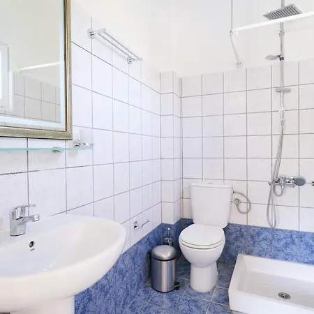 Edem Studios And Apartments *